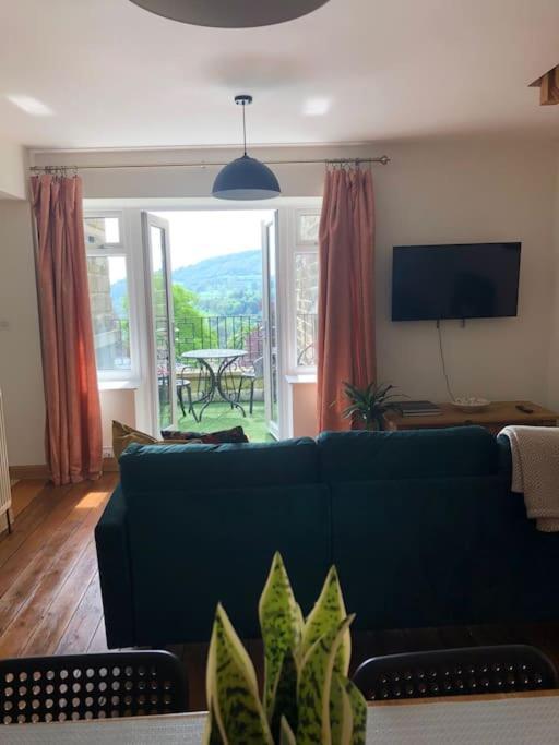 Hilltop House Is A Welcoming 2 Bedroom Property Matlock  Exterior photo